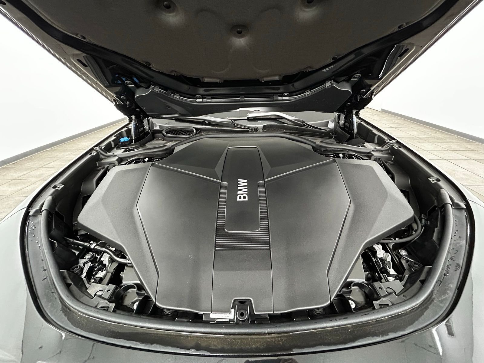 New 2026 Black Sapphire Metallic BMW xDrive60 image 74