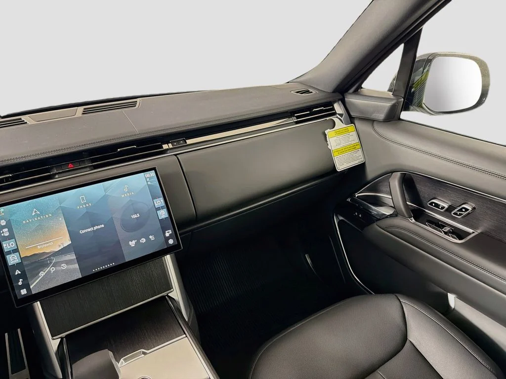 New 2026 Santorini Black Land Rover SE 7 Seats image 25