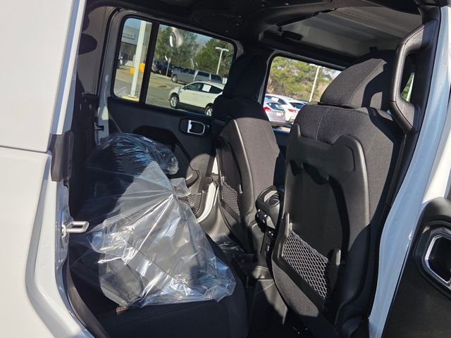 New 2026 Bright White Clear-Coat Exterior Paint Jeep Mojave image 15