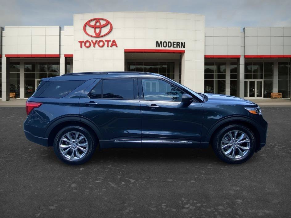 Used 2023 Blue Metallic Ford XLT image 4