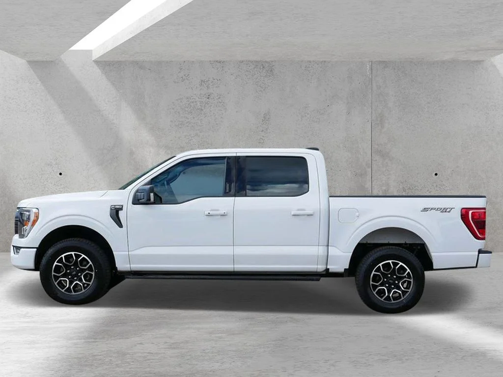 Used 2022 White Ford XLT image 5