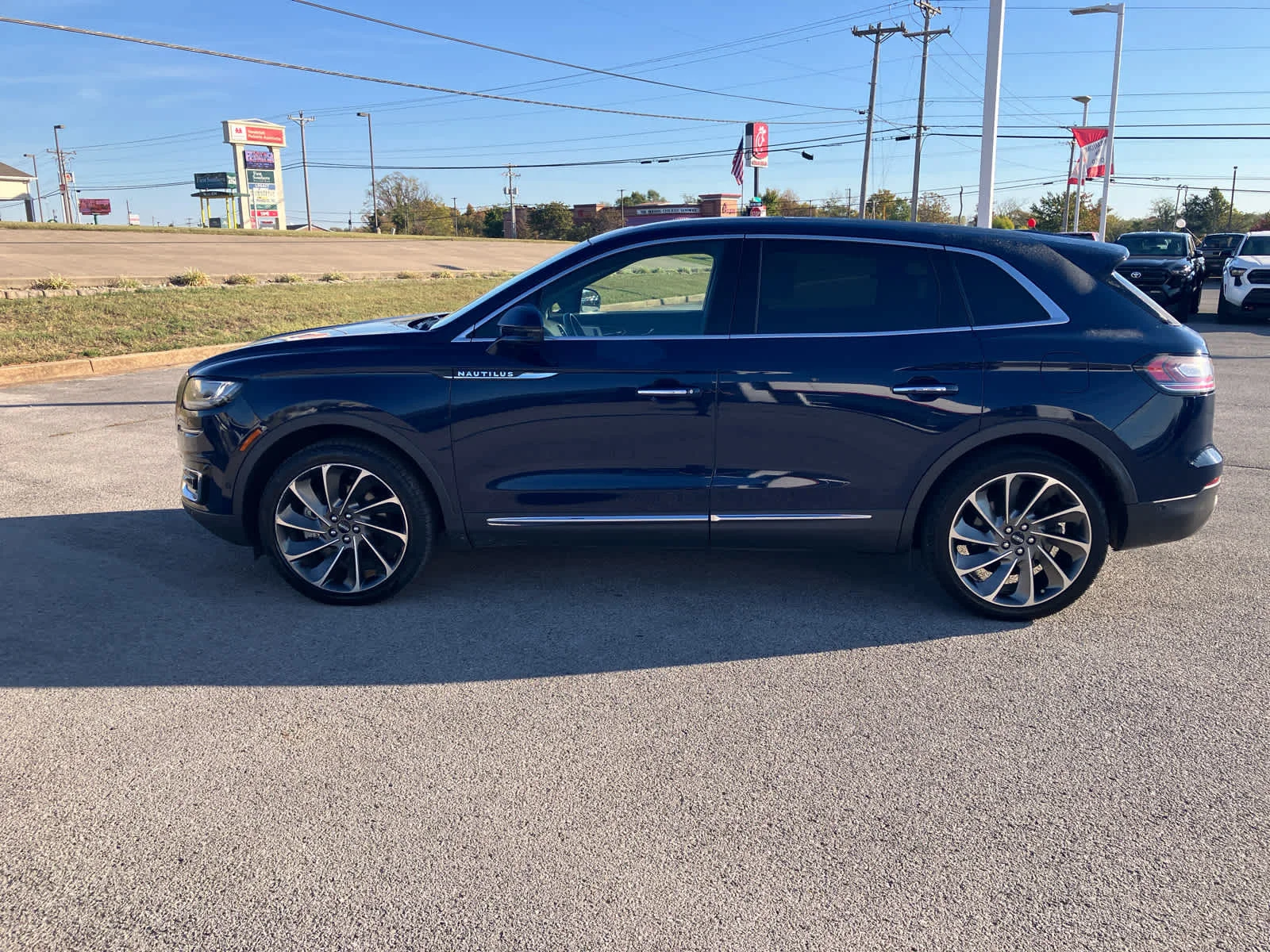 Used 2019 Rhapsody Blue Lincoln Reserve image 4