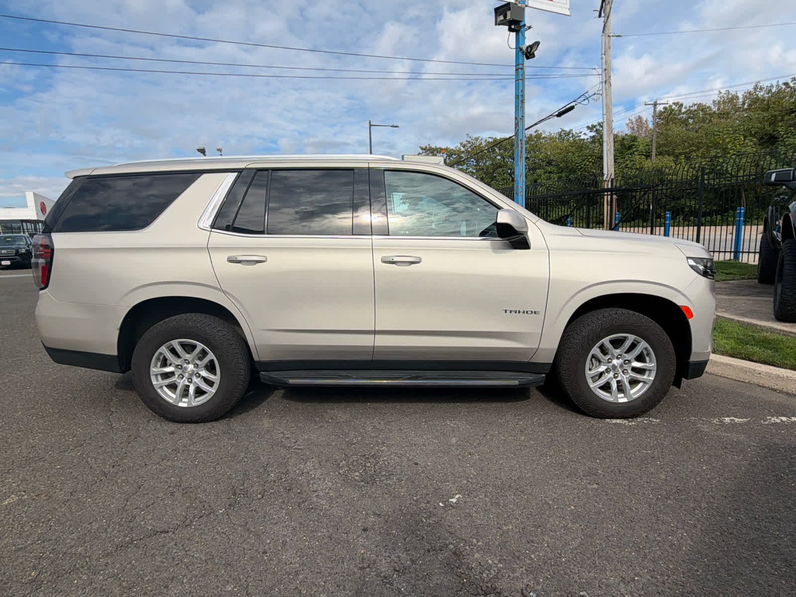 Used 2021 EMPIRE BEIGE METALLIC Chevrolet LT image 4