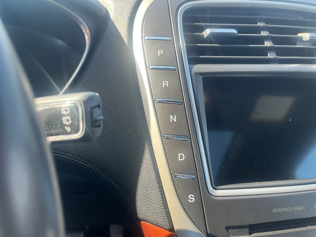 Used 2020 Rhapsody Blue Lincoln Reserve image 21
