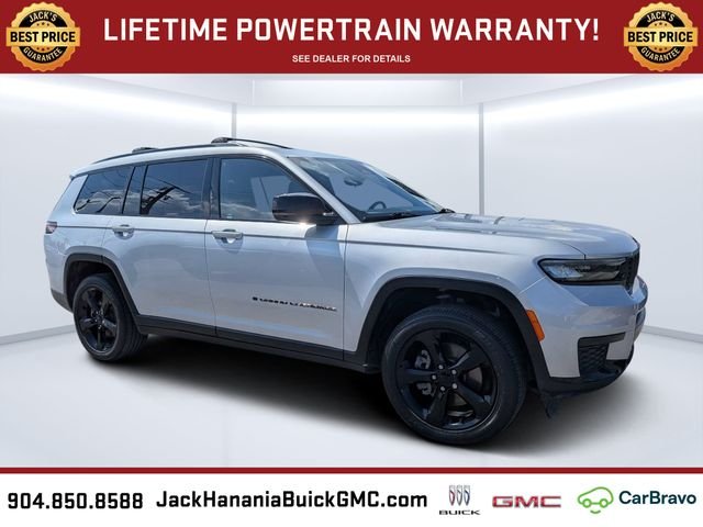 Used 2023 Silver Jeep Altitude image 1