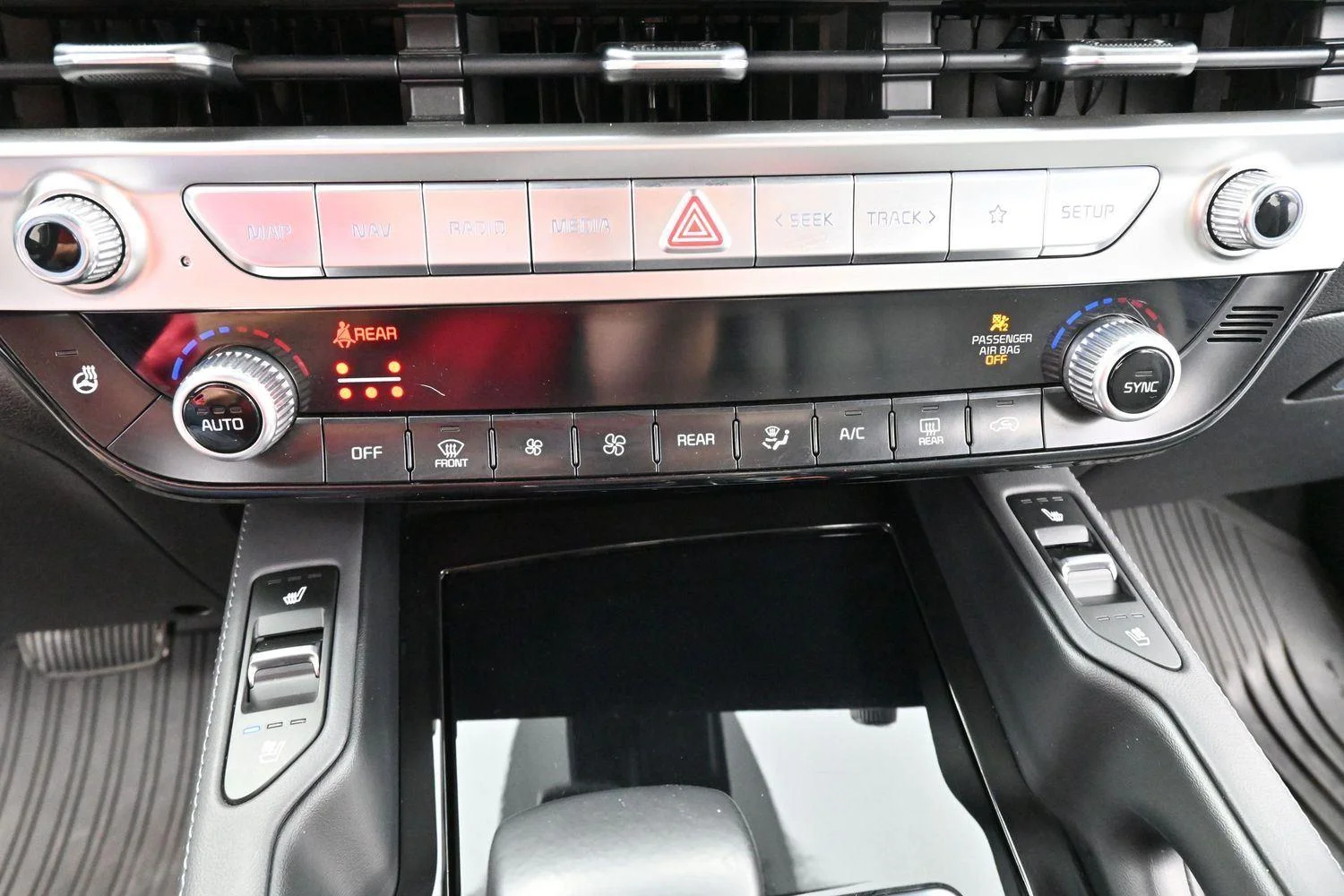 Used 2023 Glacial White Pearl Kia EX X-Line image 27