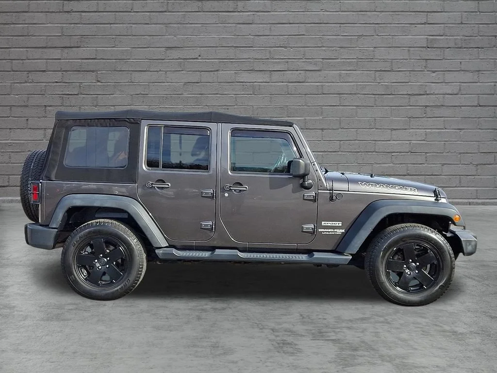 Used 2018 Gray Jeep Sport S 4x4 image 13