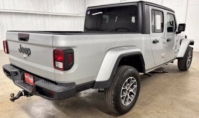 Used 2024 Silver Jeep Sport S image 6