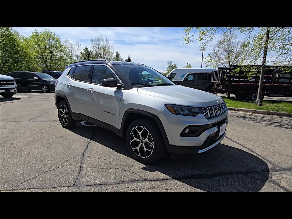 New 2026 Silver Zynith Metallic Clear-Coat Exterior Paint Jeep Limited image 11