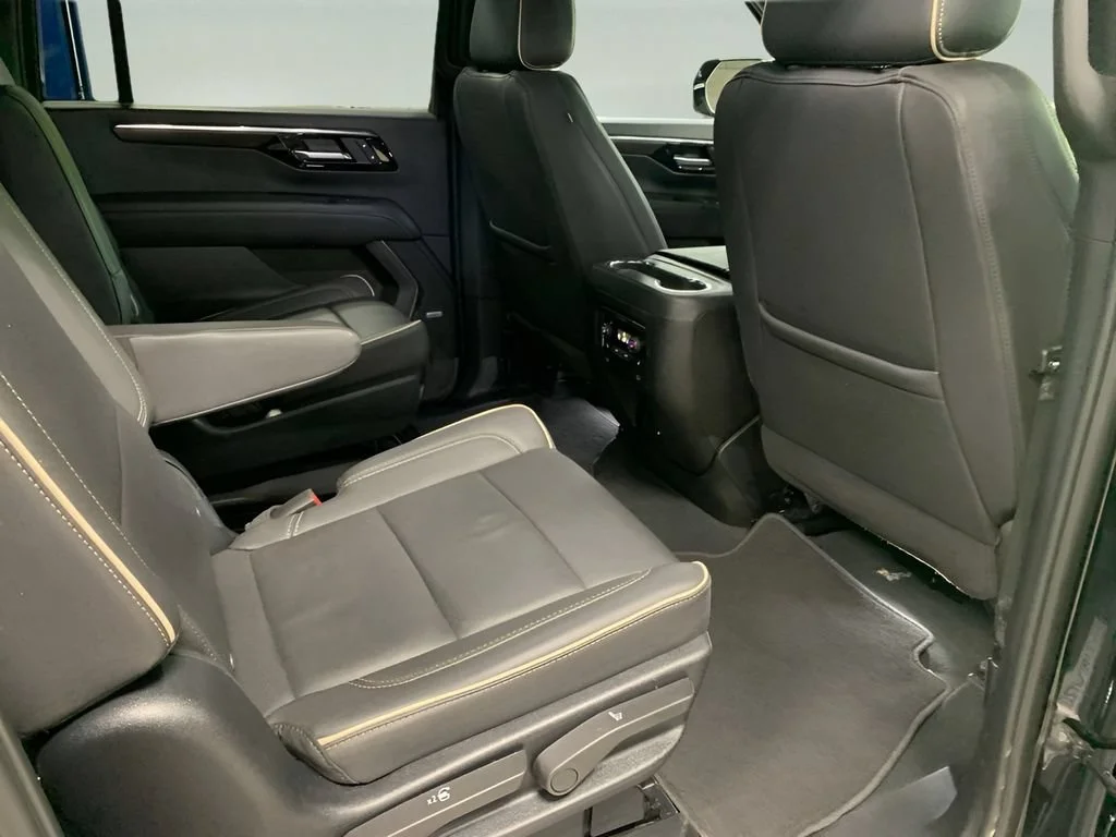 2025 Chevrolet Suburban Premier - Photo 21