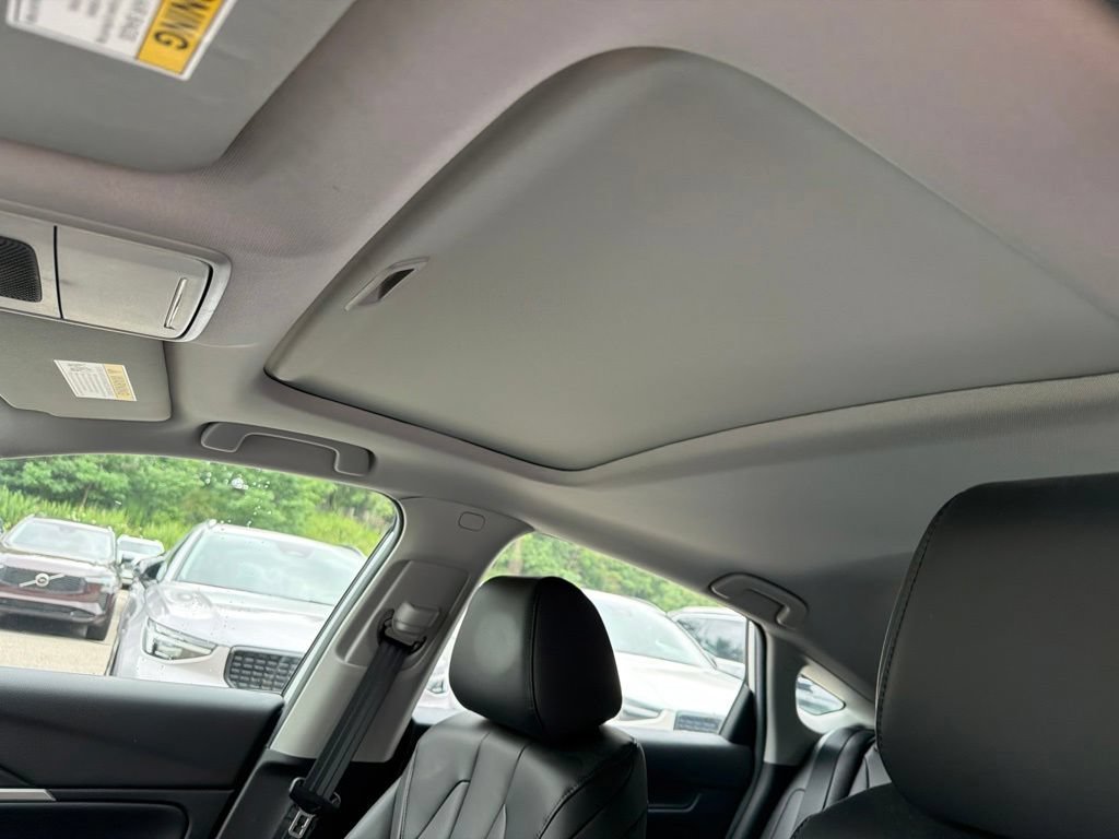 Used 2024 Platinum White Pearl Acura Base image 18