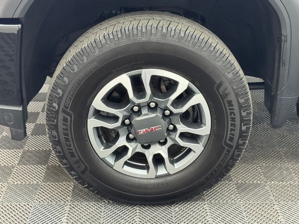 Used 2022 Onyx Black GMC AT4 image 13