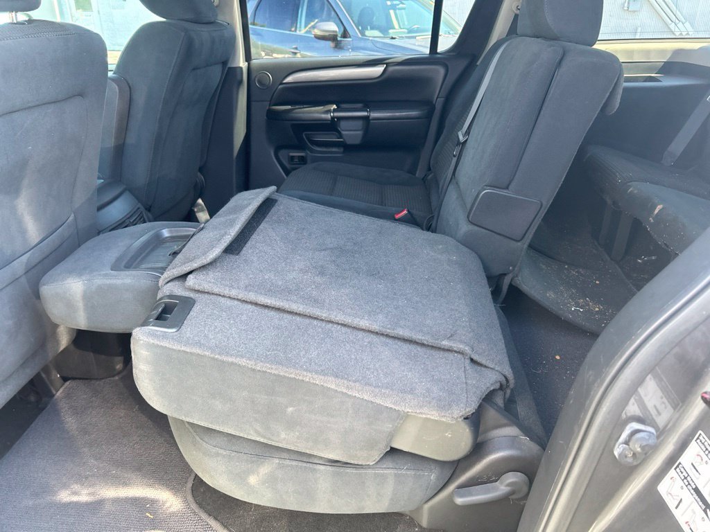 Used 2014 Gray Nissan SV image 15
