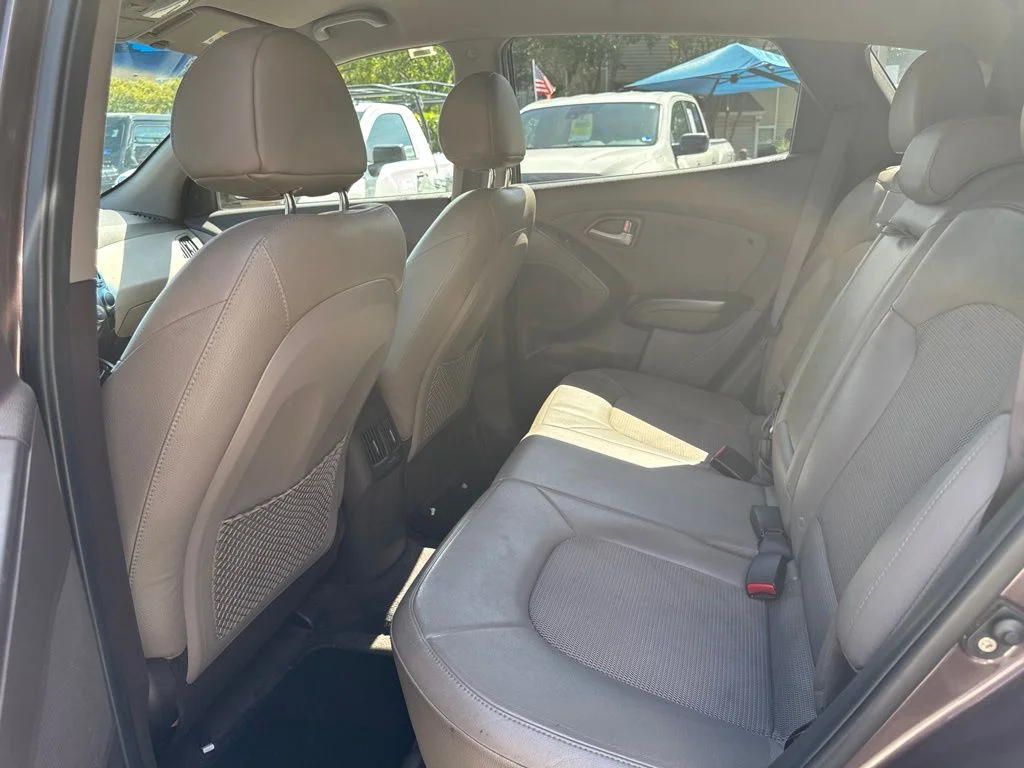 Used 2014 Brown Hyundai SE image 9
