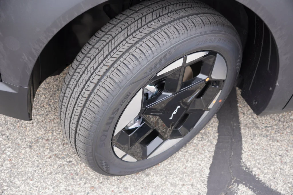 New 2027 Aurora Black Pearl Kia S image 9
