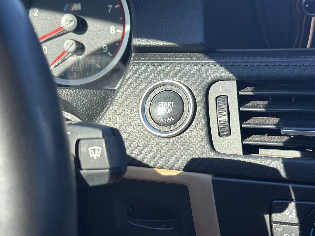 Used 2011  BMW Base image 11