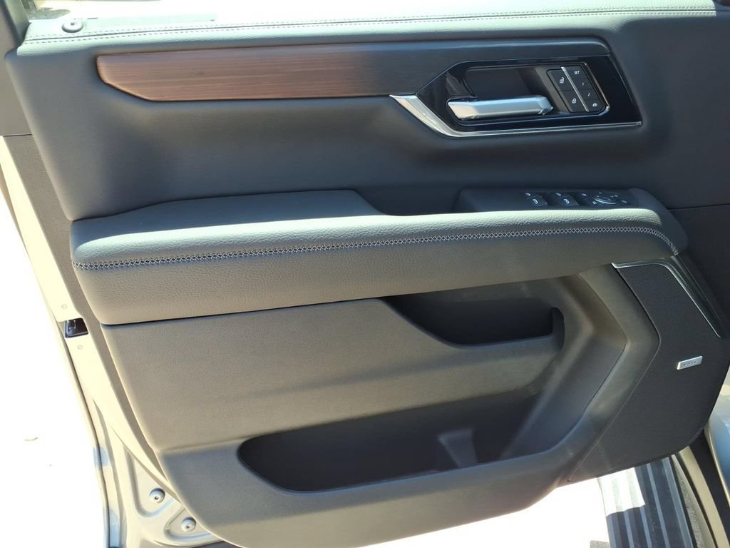 2026 GMC Yukon XL Denali - Photo 16