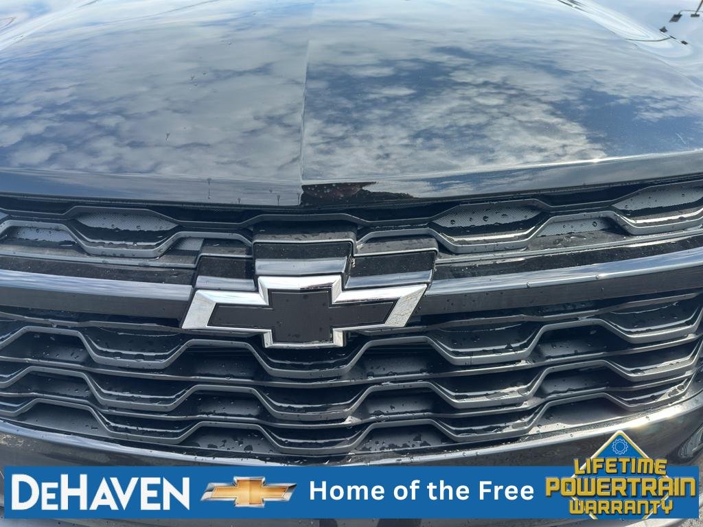 New 2026 Mosaic Black Metallic Chevrolet LT image 25