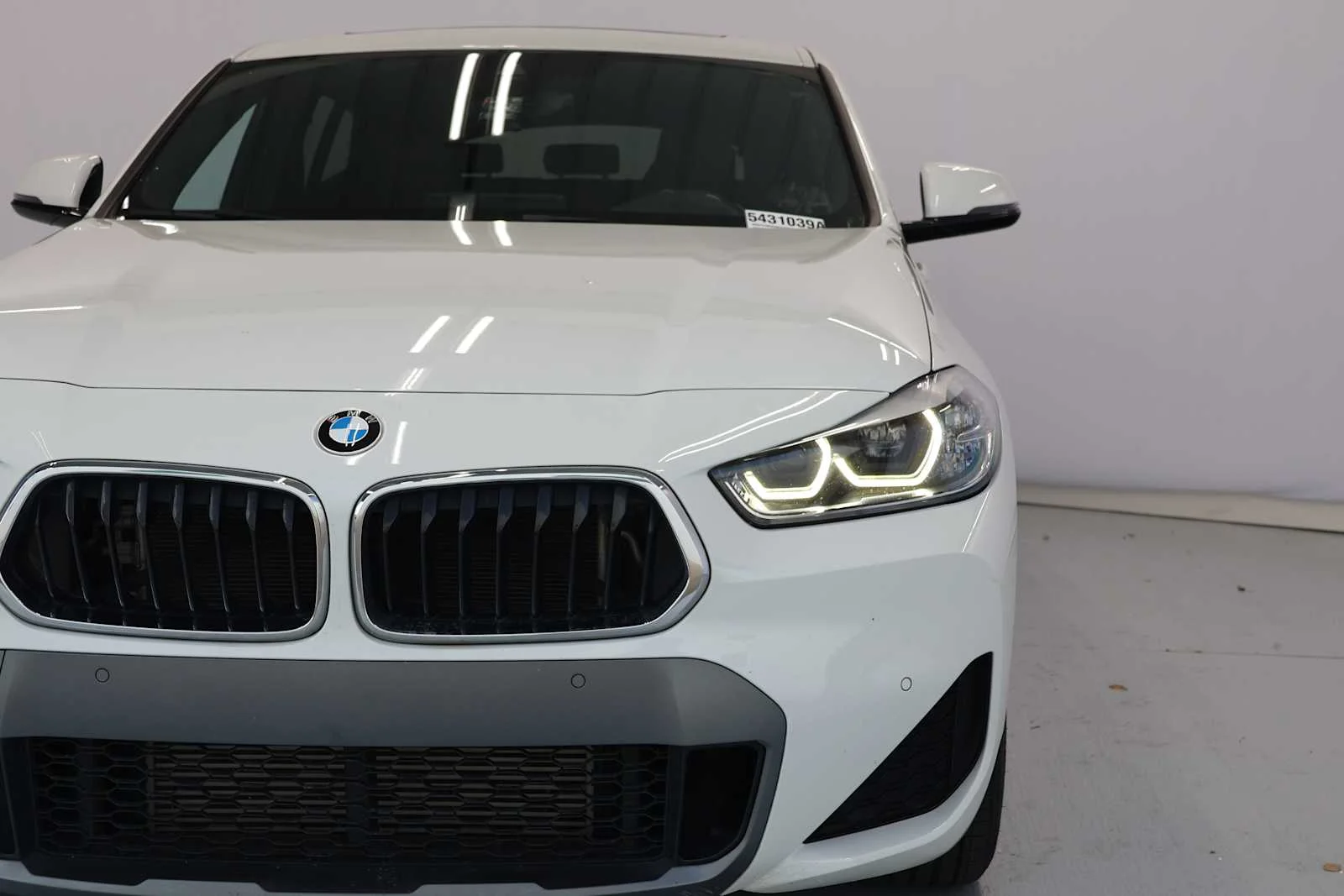 Certified Used 2022 Alpine White BMW sDrive28i image 5