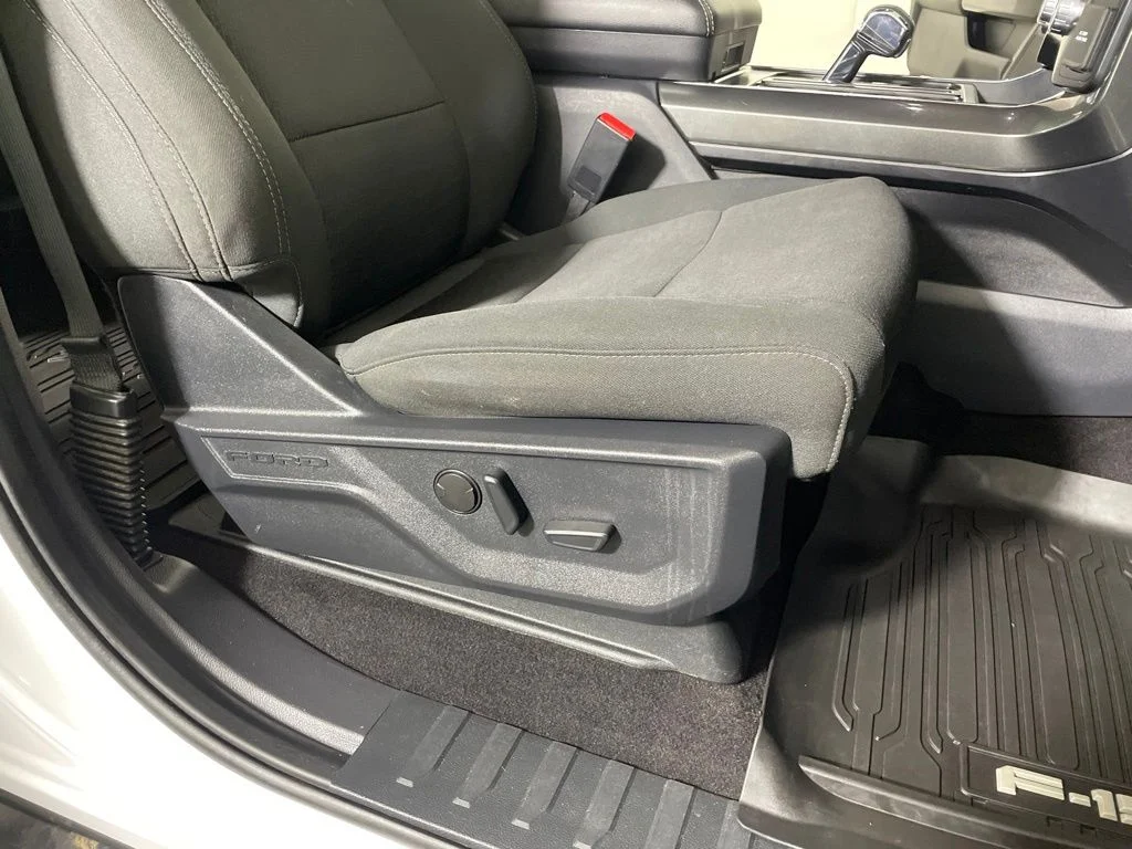Used 2023 White Ford XLT image 25
