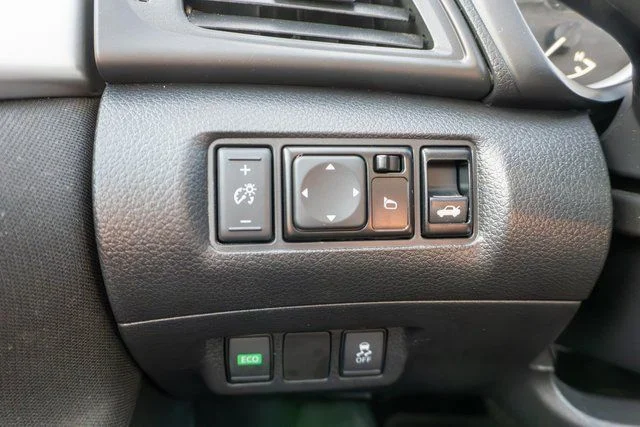 Used 2019 White Nissan S image 20