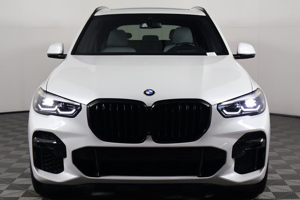 Certified Used 2023 Mineral White Metallic BMW xDrive40i image 2