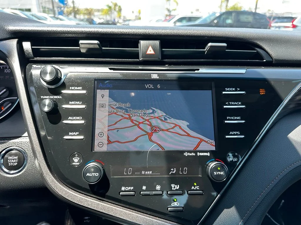Used 2019 Silver Toyota XLE image 21