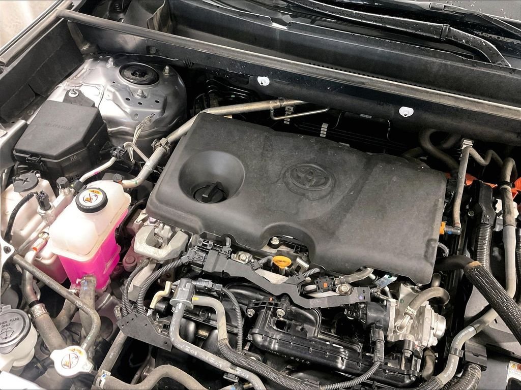 Used 2025 Silver Toyota XLE image 35