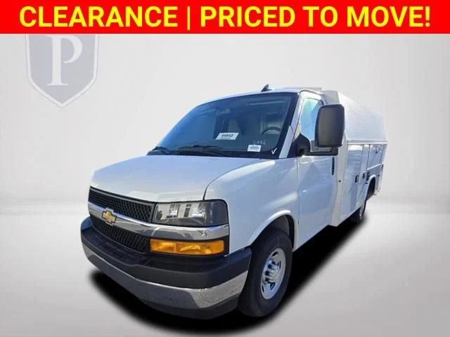 New 2025 Summit White Chevrolet 1WT image 12