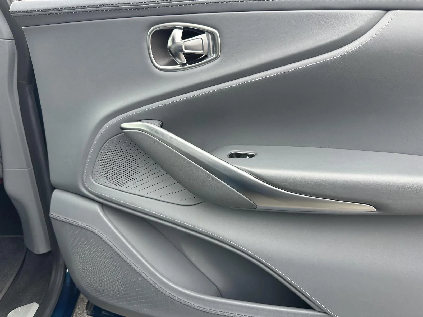 Used 2021 Ocellus Teal Aston Martin Base image 18