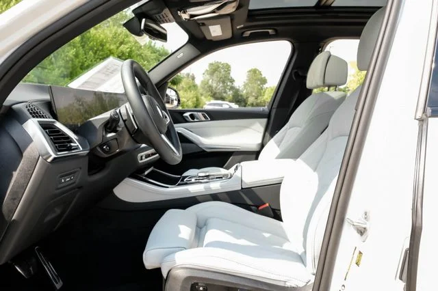 Used 2026 Alpine White BMW xDrive40i image 4
