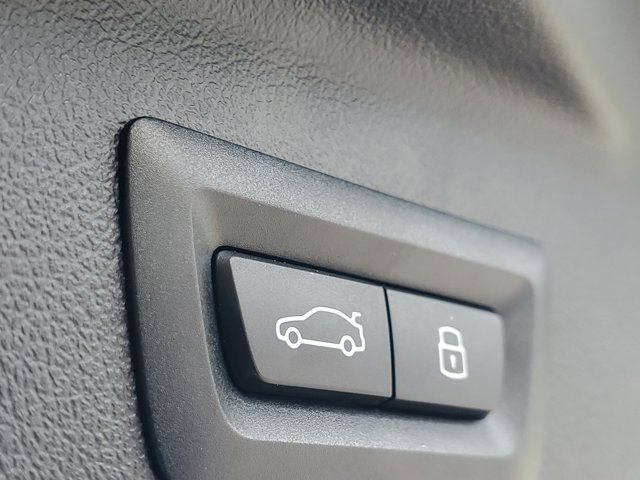 Used 2026 Frozen Pure Gray Metallic BMW sDrive40i image 11