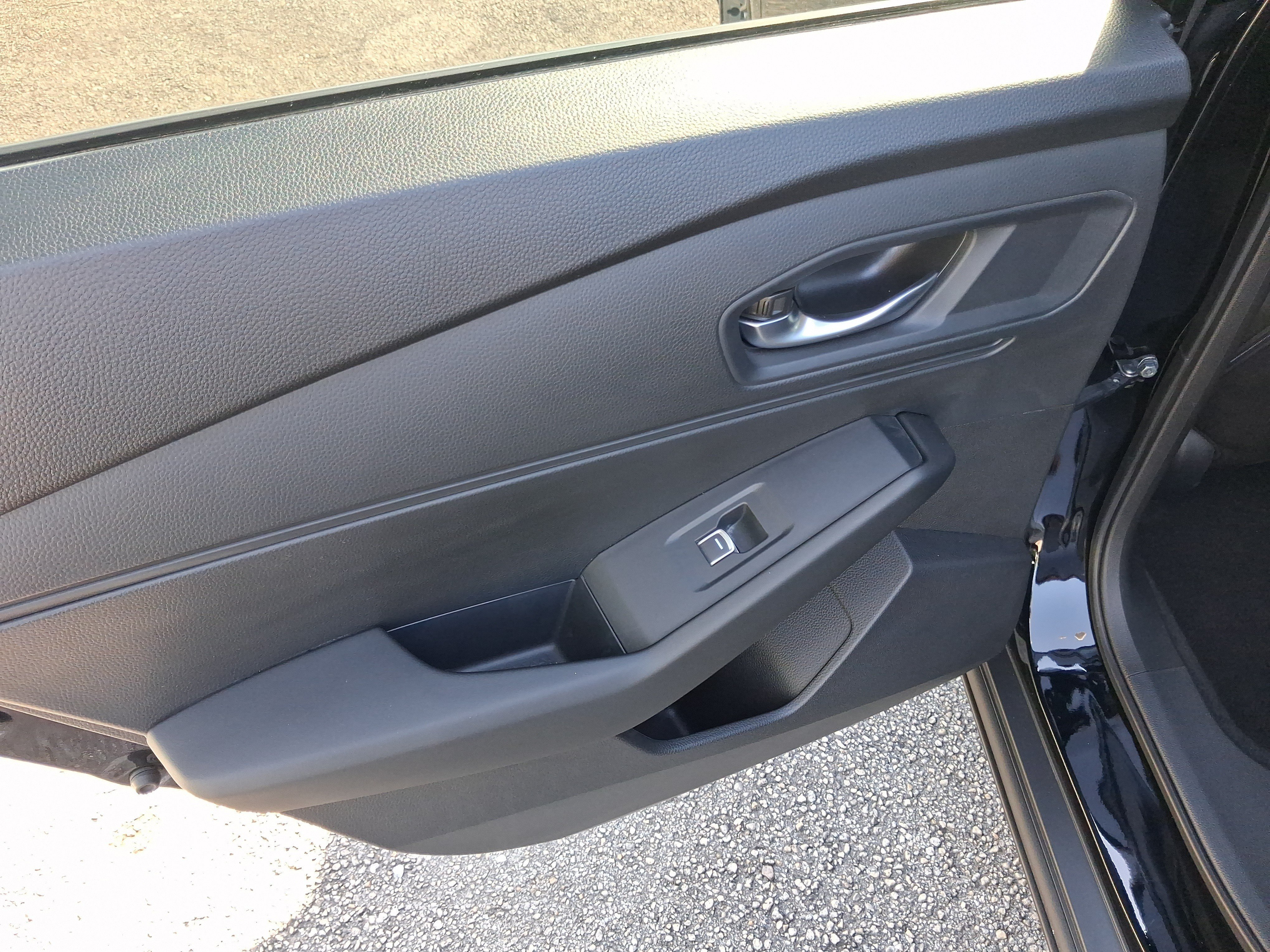 Used 2023  Honda EX image 6