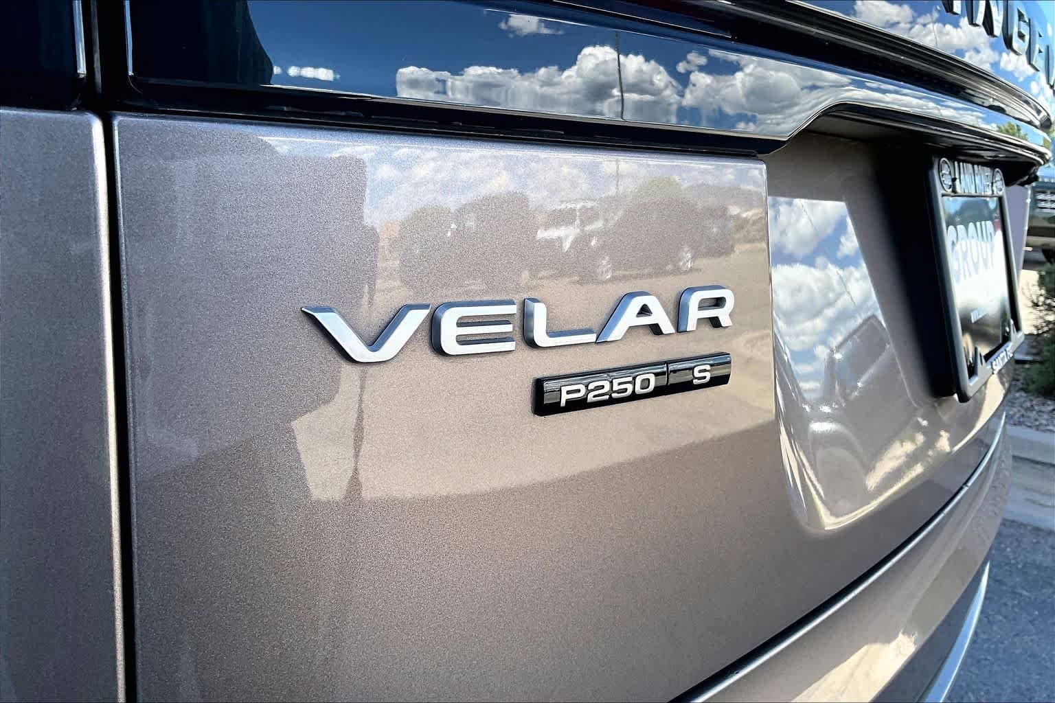 Used 2019 Kaikoura Stone Metallic Land Rover S image 10