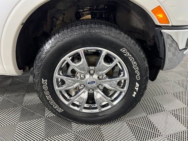 Used 2019 White Ford Lariat image 44