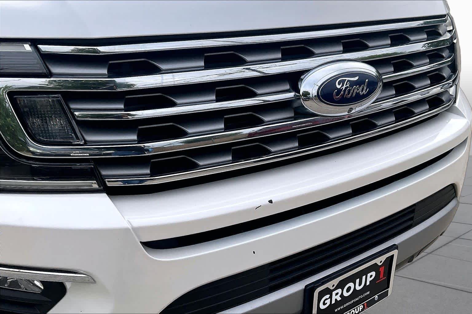 Used 2019 White Platinum Metallic Tri-Coat Ford Limited image 30
