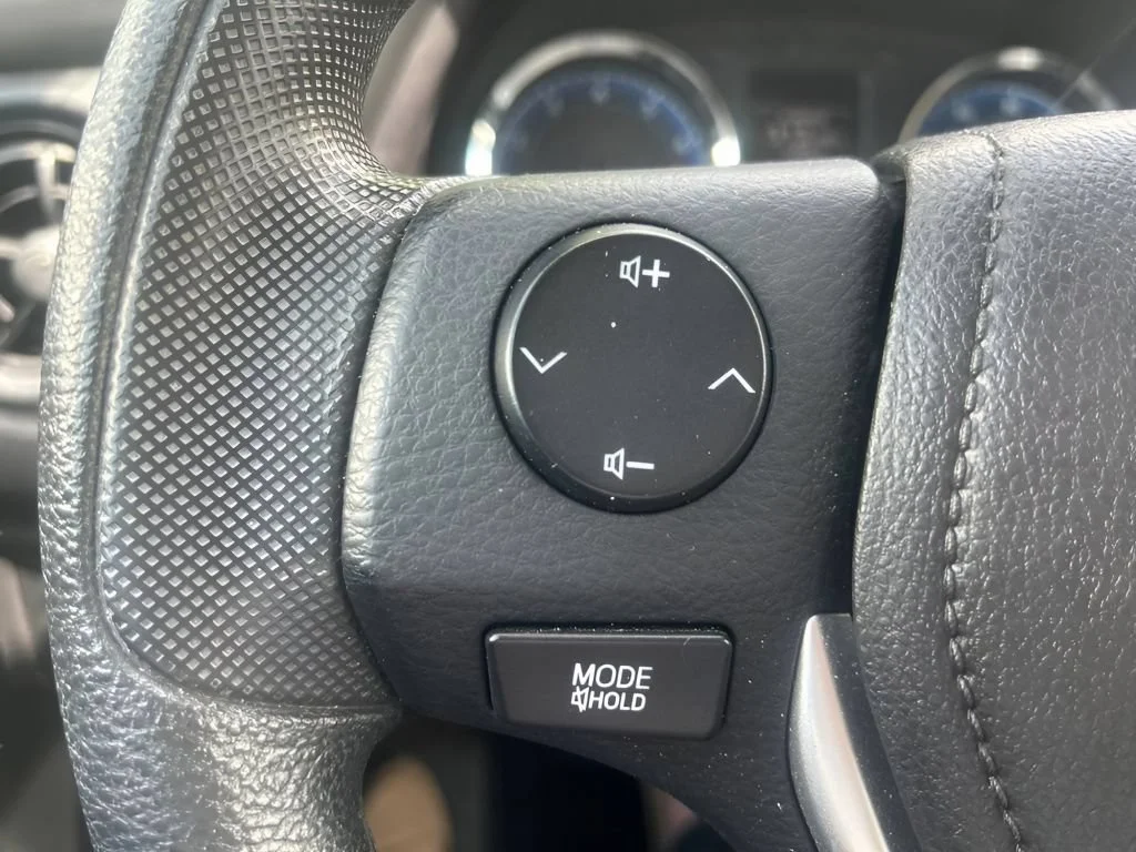 Used 2017 Slate Metallic Toyota L image 22