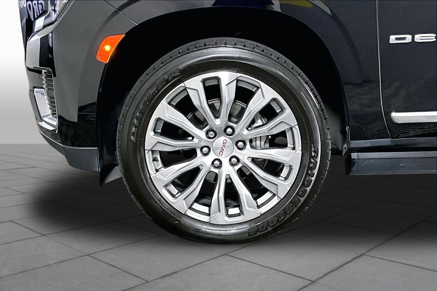 Used 2022 ONYX BLACK GMC Denali image 10