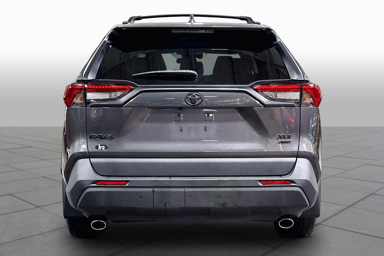 Used 2024 Magnetic Gray Metallic Toyota XLE Premium image 5
