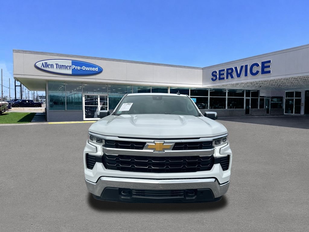 Used 2025 White Chevrolet LT image 2