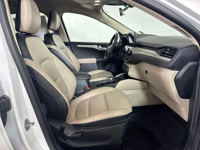 Certified Used 2020 Star White Ford SEL image 4