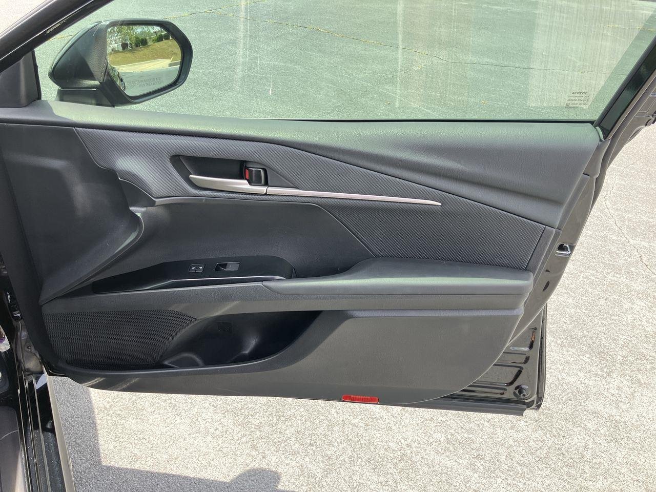 Used 2025 Black (Midnight Black Metallic) Toyota SE image 29