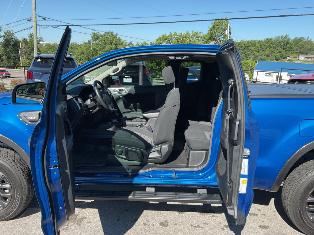 Used 2019 LIGHTNING BLUE Ford XLT image 20