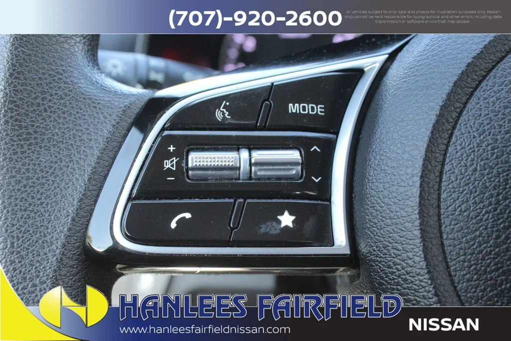 Used 2023 White Kia LXS image 24