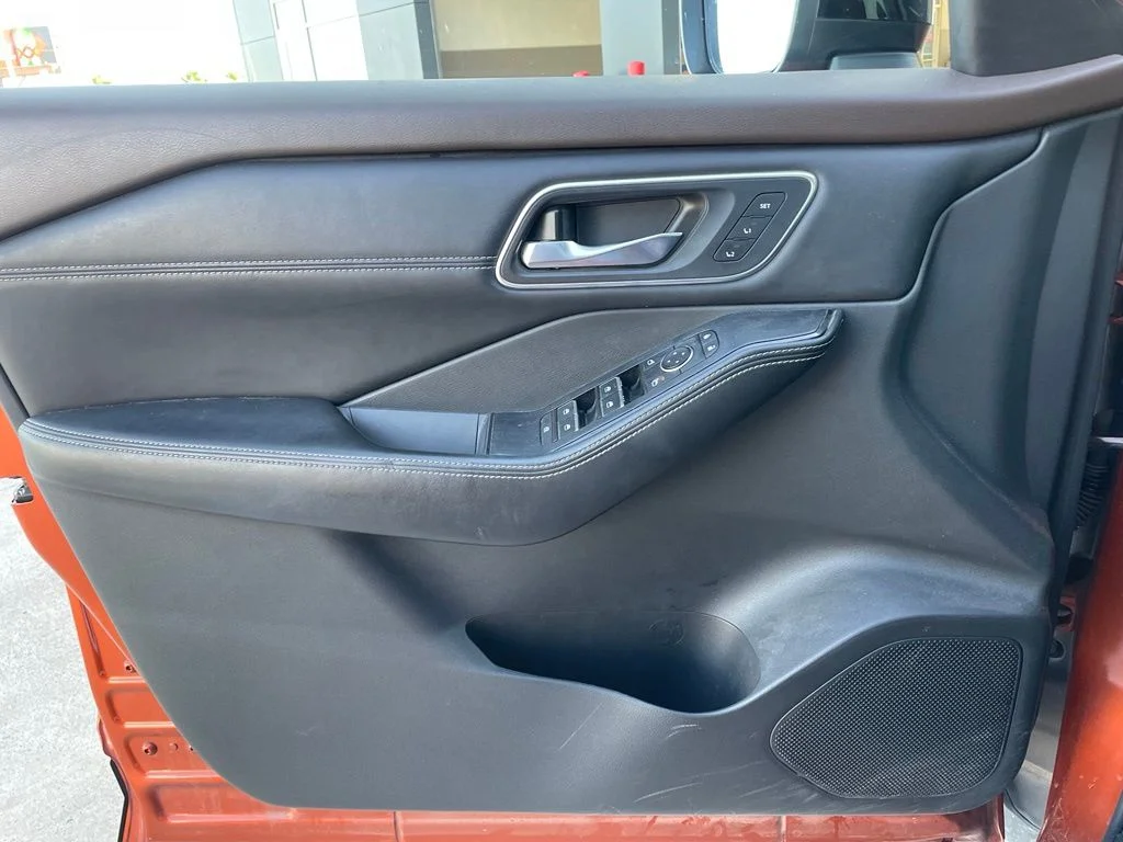 Certified Used 2021 Orange Nissan SL image 10