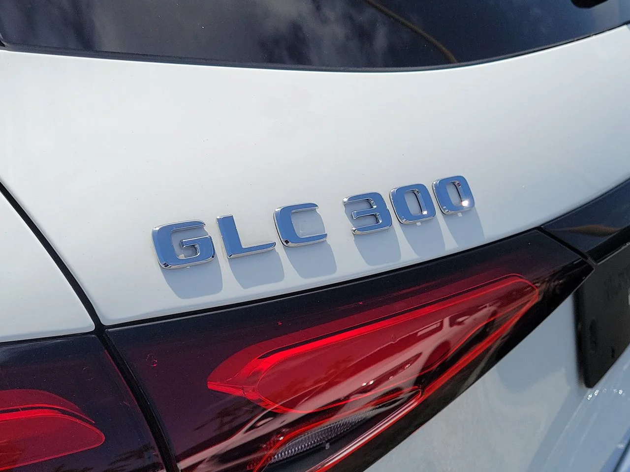 Used 2026 White Mercedes-Benz GLC 300 image 7