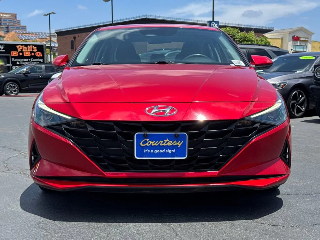 Used 2023 Red Hyundai SEL image 5
