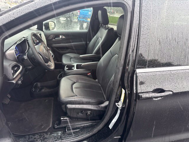Certified Used 2026 Black Chrysler Select image 8