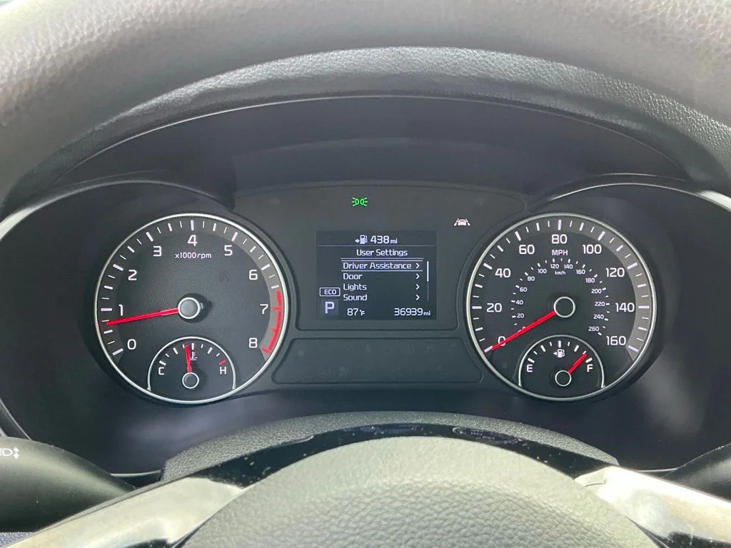 Used 2020 White Kia LX image 25