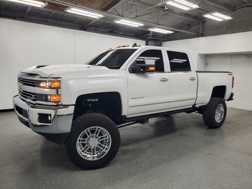 Used 2018 IRIDESCENT PEARL TRICOAT Chevrolet LTZ image 1